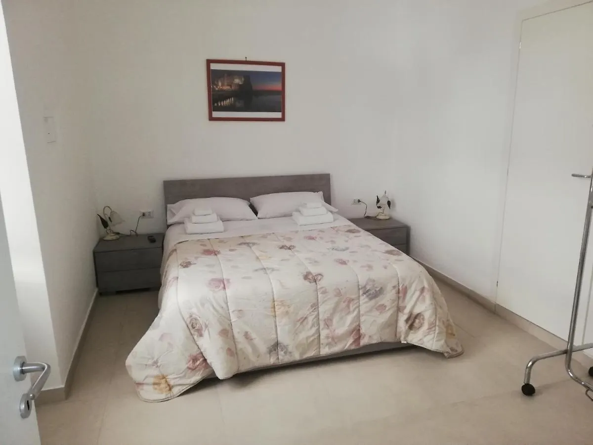 A Napoli Apartment 0*, Naples